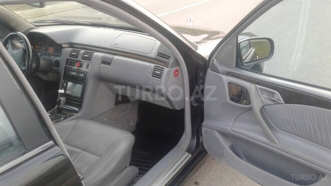 Mercedes E 220 2000, 370,000 km - 2.2 l - Bakı