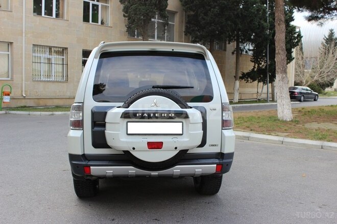 Mitsubishi Pajero 2008, 146,000 km - 3.0 l - Bakı