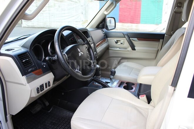 Mitsubishi Pajero 2008, 146,000 km - 3.0 l - Bakı