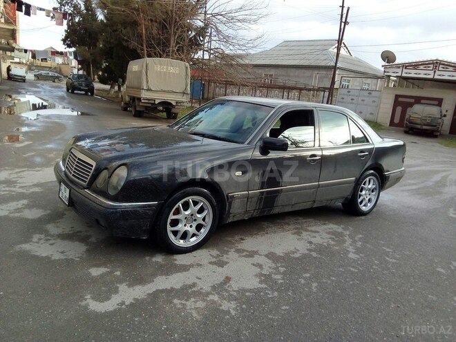 Mercedes E 220 1996, 35,000 km - 2.2 l - Şirvan