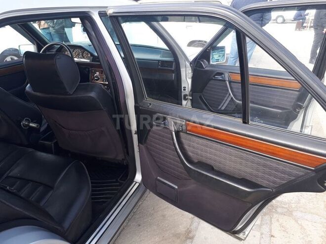 Mercedes E 200 1990, 450,000 km - 2.0 l - Bakı