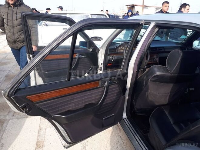 Mercedes E 200 1990, 450,000 km - 2.0 l - Bakı