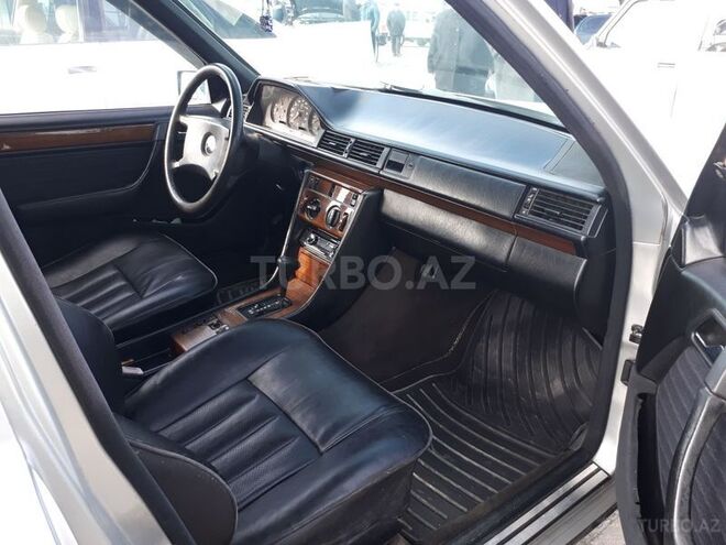 Mercedes E 200 1990, 450,000 km - 2.0 l - Bakı