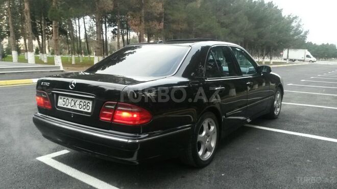 Mercedes E 240 2001, 156,000 km - 2.6 l - Sumqayıt
