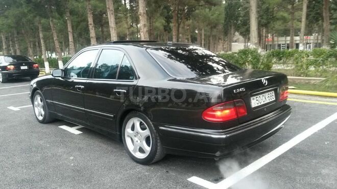 Mercedes E 240 2001, 156,000 km - 2.6 l - Sumqayıt