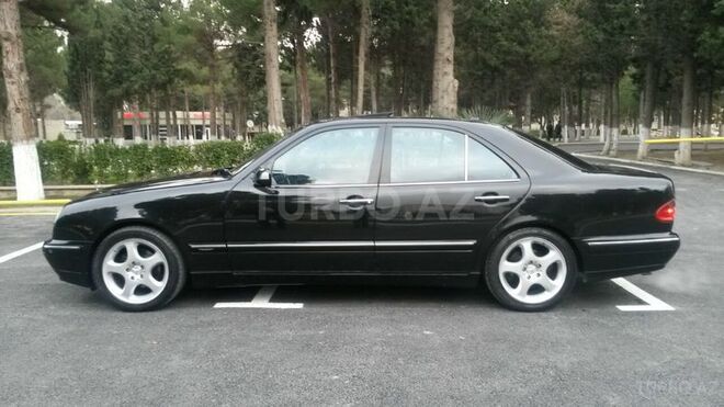 Mercedes E 240 2001, 156,000 km - 2.6 l - Sumqayıt
