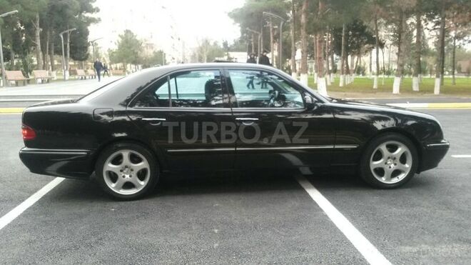 Mercedes E 240 2001, 156,000 km - 2.6 l - Sumqayıt