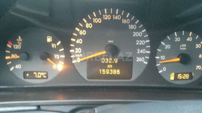 Mercedes E 240 2001, 156,000 km - 2.6 l - Sumqayıt