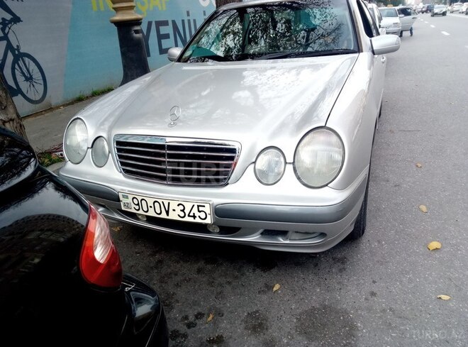 Mercedes E 220 2001, 270,700 km - 2.2 l - Bakı