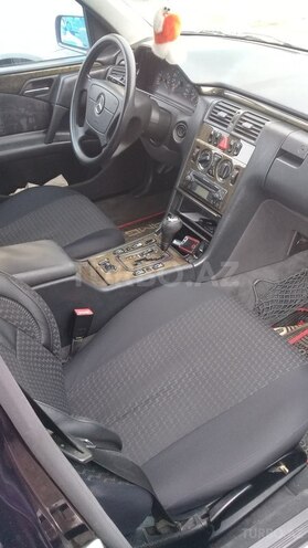 Mercedes E 240 1999, 270,000 km - 2.4 l - Bakı