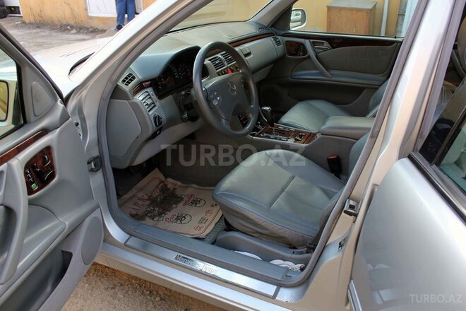 Mercedes E 280 2000, 200,000 km - 2.8 l - Bakı