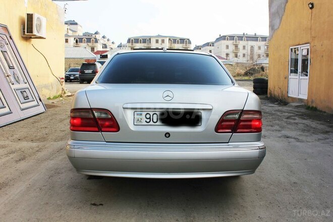 Mercedes E 280 2000, 200,000 km - 2.8 l - Bakı