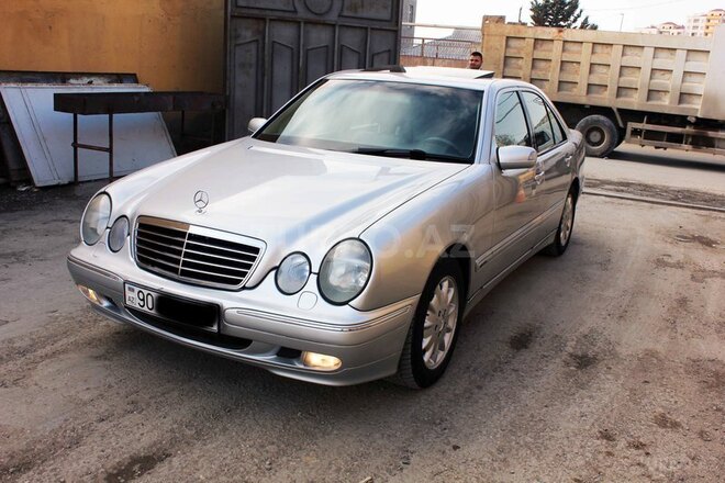 Mercedes E 280 2000, 200,000 km - 2.8 l - Bakı