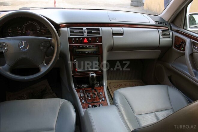 Mercedes E 280 2000, 200,000 km - 2.8 l - Bakı