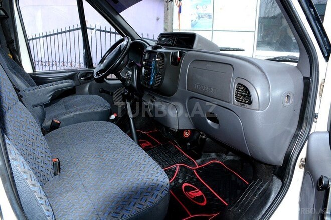 Ford Transit 2002, 330,000 km - 2.5 l - Qəbələ