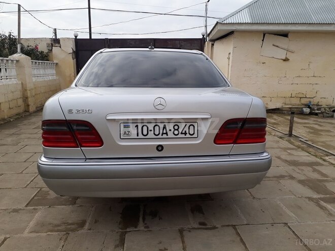 Mercedes E 230 1997, 210,000 km - 2.3 l - Salyan