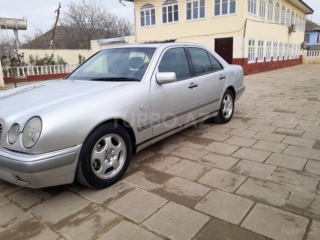 Mercedes E 230 1997, 210,000 km - 2.3 l - Salyan