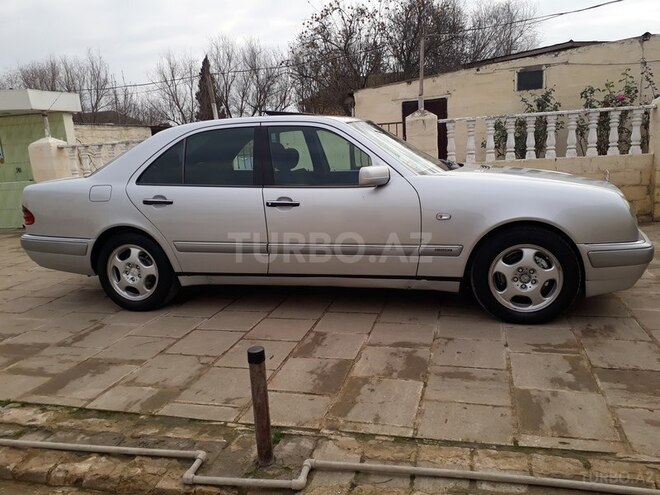 Mercedes E 230 1997, 210,000 km - 2.3 l - Salyan