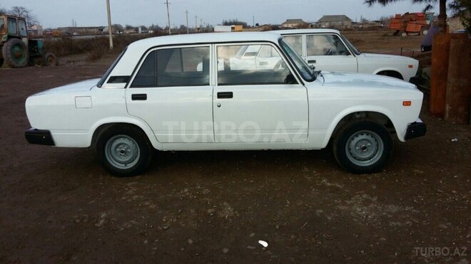LADA (VAZ) 2107 2011, 138,000 km - 1.6 l - Salyan