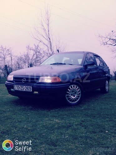Opel Astra 1992, 400,000 km - 1.6 l - Zaqatala