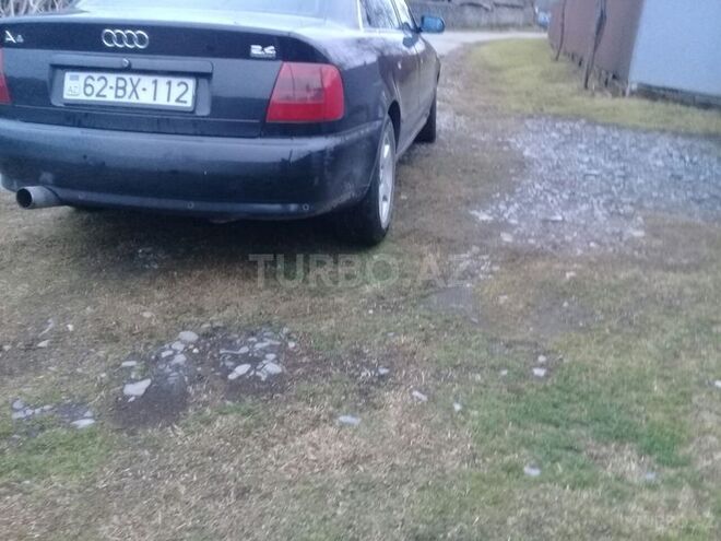 Audi A4 1998, 170,000 km - 2.4 l - Zaqatala