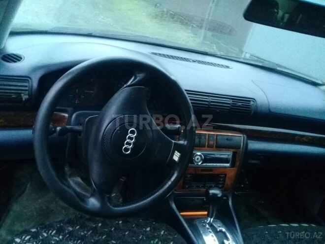 Audi A4 1998, 170,000 km - 2.4 l - Zaqatala