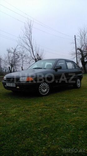 Opel Astra 1992, 400,000 km - 1.6 l - Zaqatala