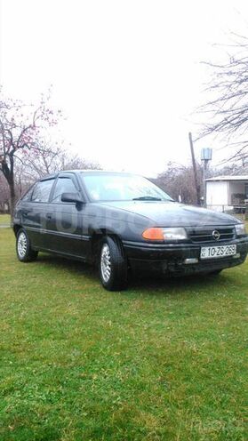 Opel Astra 1992, 400,000 km - 1.6 l - Zaqatala