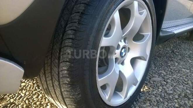 BMW X5 2001, 300,000 km - 4.4 l - Salyan