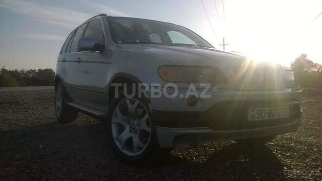 BMW X5 2001, 300,000 km - 4.4 l - Salyan