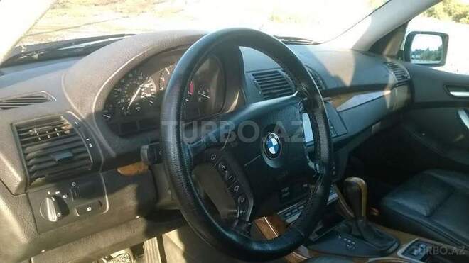 BMW X5 2001, 300,000 km - 4.4 l - Salyan