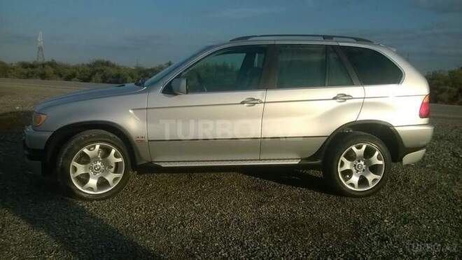BMW X5 2001, 300,000 km - 4.4 l - Salyan