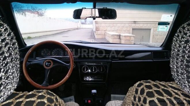 Mercedes 190 1991, 426,255 km - 1.8 l - Qobustan