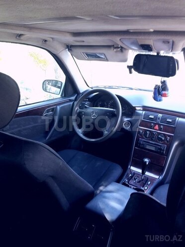 Mercedes E 220 1999, 43,000 km - 2.2 л - Bakı