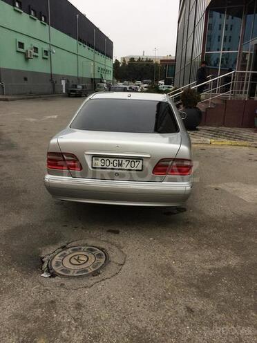 Mercedes E 240 2000, 400,000 km - 2.6 l - Sumqayıt