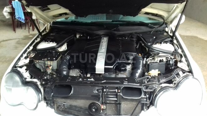 Mercedes C 240 2003, 235,532 km - 2.6 l - Gəncə
