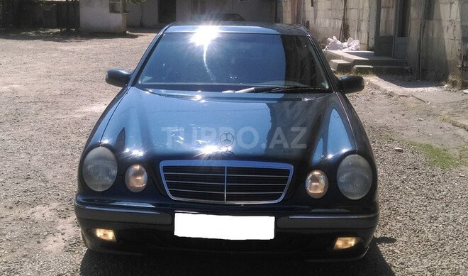 Mercedes E 220 2000, 281,000 km - 2.2 l - Bakı
