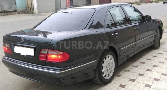 Mercedes E 220 2000, 281,000 km - 2.2 l - Bakı
