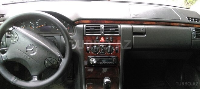Mercedes E 220 2000, 281,000 km - 2.2 l - Bakı