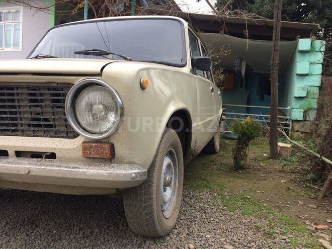 LADA (VAZ) 2101 1971, 25,000 km - 1.4 l - Astara