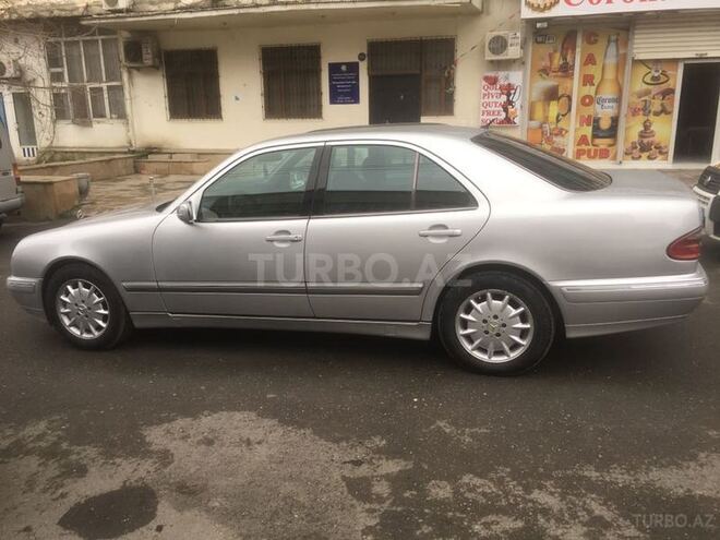 Mercedes E 220 2000, 262,501 km - 2.2 л - Bakı