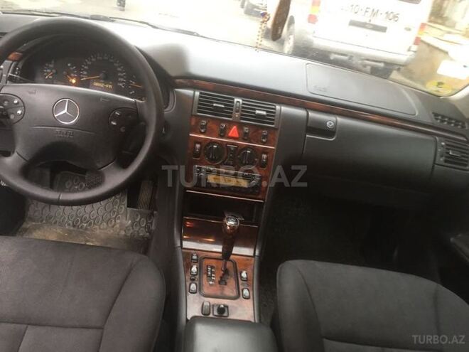 Mercedes E 220 2000, 262,501 km - 2.2 л - Bakı