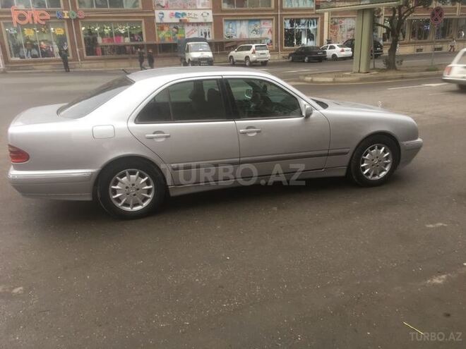 Mercedes E 220 2000, 262,501 km - 2.2 л - Bakı