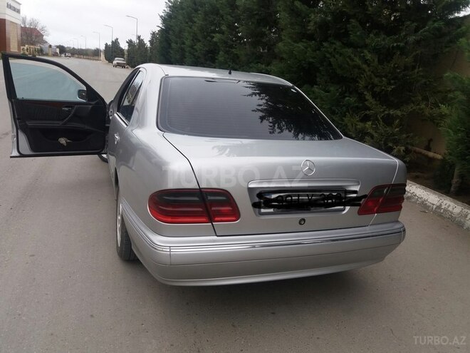 Mercedes E 270 2000, 300,000 km - 2.7 l - Bakı