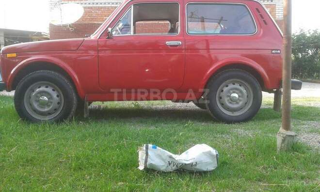LADA (VAZ) Niva 1980, 200,000 km - 1.6 l - Astara