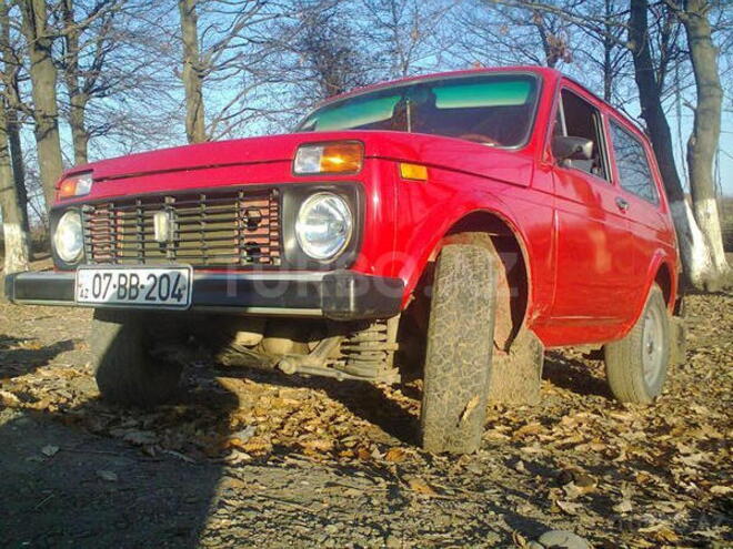 LADA (VAZ) Niva 1980, 200,000 km - 1.6 l - Astara