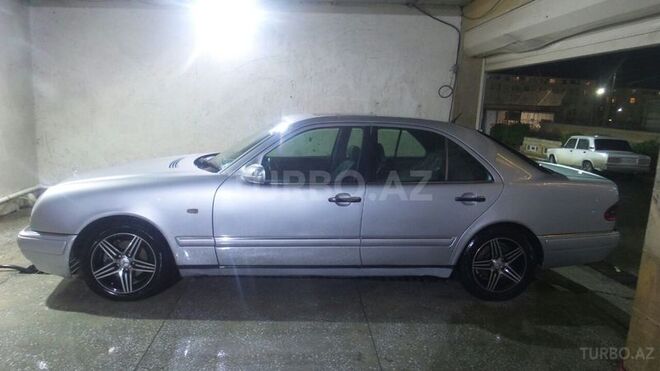 Mercedes E 300 1996, 285,637 km - 3.0 л - Bakı