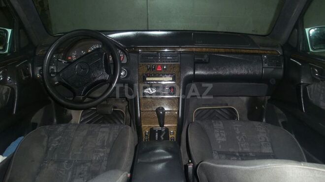 Mercedes E 300 1996, 285,637 km - 3.0 л - Bakı