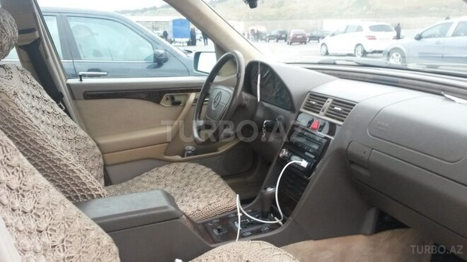 Mercedes C 230 1997, 233,000 km - 2.3 l - Bakı
