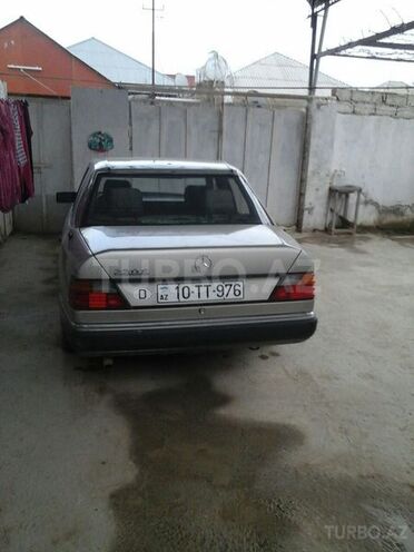 Mercedes E 230 1992, 386,321 km - 2.3 l - Bakı